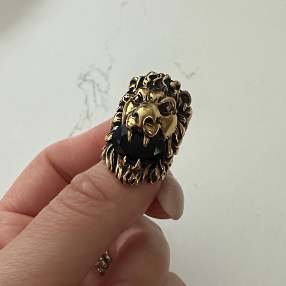 Gucci Gold Lion Ring - Picture 1 of 4